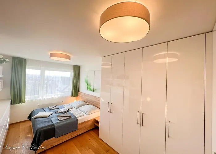 Incredible Luxury With Garage And Tram Station * Praha