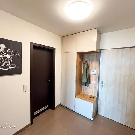 شقة Incredible Luxury With Garage And Tram Station *